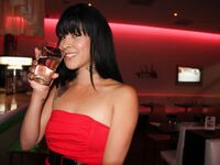 Paola Vega Sucks Big dick in South beach Alley | Porn Snaps