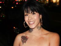 Paola Vega Sucks Big dick in South beach Alley | Porn Snaps