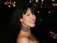 Paola Vega Sucks Big dick in South beach Alley | Porn Snaps