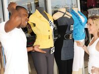 Amateur Autumn Foxx gets Black Dick | Porn Snaps