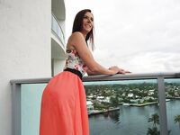 Lonely Amatuer Housewife fucks Neighbor | Porn Snaps