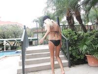 Amatuer Blonde Fucks stranger she meets at Pool in Miami | Porn Snaps