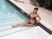 Amatuer Blonde Fucks stranger she meets at Pool in Miami | Porn Snaps