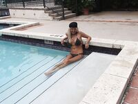 Amatuer Blonde Fucks stranger she meets at Pool in Miami | Porn Snaps
