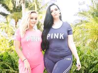 Big Dick Sucking Besties | Porn Snaps