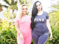 Big Dick Sucking Besties | Porn Snaps