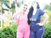 Big Dick Sucking Besties | Porn Snaps