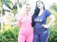 Big Dick Sucking Besties | Porn Snaps