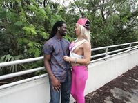 BLONDE MILF FROM Colorado Sucks black dick in stairwell | Porn Snaps