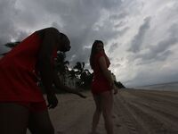 Lifeguard on DUTY SUCKING DICK in Miami | Porn Snaps