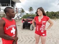 Lifeguard on DUTY SUCKING DICK in Miami | Porn Snaps