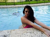 Big White Pawg Butt at the Pool | Porn Snaps