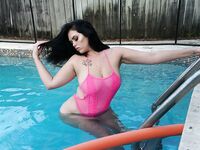 Big White Pawg Butt at the Pool | Porn Snaps