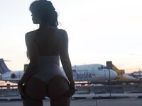 Ryan Smiles Airport | Porn Snaps