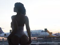 Ryan Smiles Airport | Porn Snaps