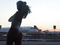 Ryan Smiles Airport | Porn Snaps