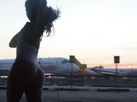 Ryan Smiles Airport | Porn Snaps