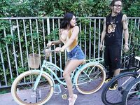 Latina Teen Serena Santos Blowjob | Naked Hustlers