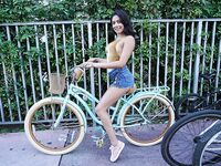 Latina Teen Serena Santos Blowjob | Naked Hustlers