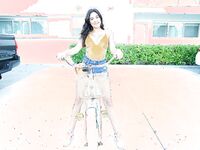 Latina Teen Serena Santos Blowjob | Naked Hustlers