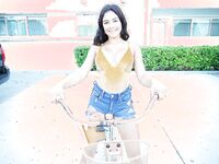 Latina Teen Serena Santos Blowjob | Naked Hustlers