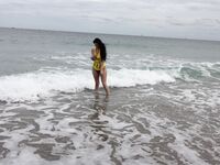 Pawg Gets wet at Beach | Porn Snaps