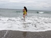 Pawg Gets wet at Beach | Porn Snaps