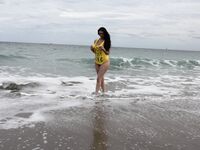 Pawg Gets wet at Beach | Porn Snaps