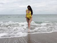 Pawg Gets wet at Beach | Porn Snaps