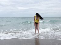 Pawg Gets wet at Beach | Porn Snaps