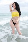 Pawg Gets wet at Beach | Porn Snaps