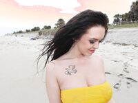 Pawg Gets wet at Beach | Porn Snaps