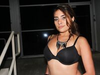 Sexy Middle Eastern Chick Masturbates outside of her workplace | Porn Snaps