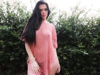 Voluptuous Beauty poses for the Camera | Porn Snaps