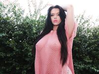 Voluptuous Beauty poses for the Camera | Porn Snaps