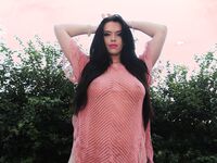 Voluptuous Beauty poses for the Camera | Porn Snaps