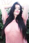 Voluptuous Beauty poses for the Camera | Porn Snaps