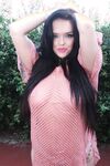 Voluptuous Beauty poses for the Camera | Porn Snaps