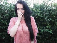 Voluptuous Beauty poses for the Camera | Porn Snaps